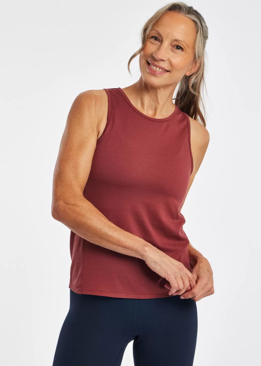 Oiselle Flyout Trail Tank Outlet